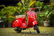 Classic Vespa 150 Red – Fully Restored Vintage Italian Scooter